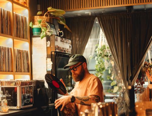 Charis_Listening_Bar