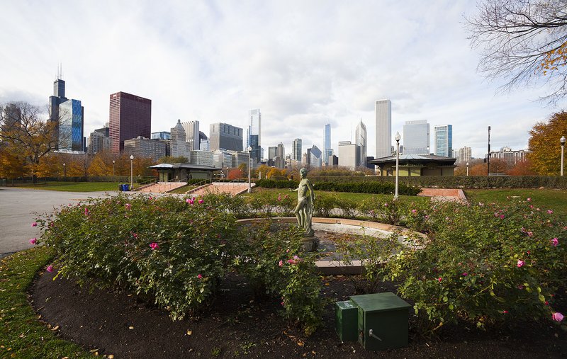 grant-park-with-skyline-and-statue.jpg